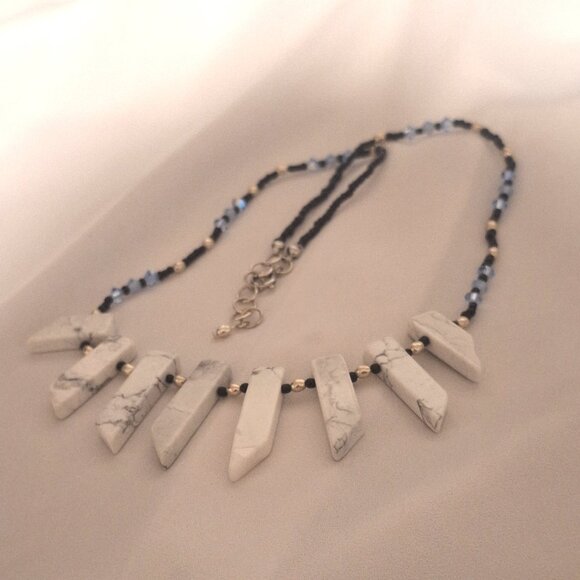 Artisan Beaded White Howlite Spikes Blue Crystal Necklace - Picture 1 of 4